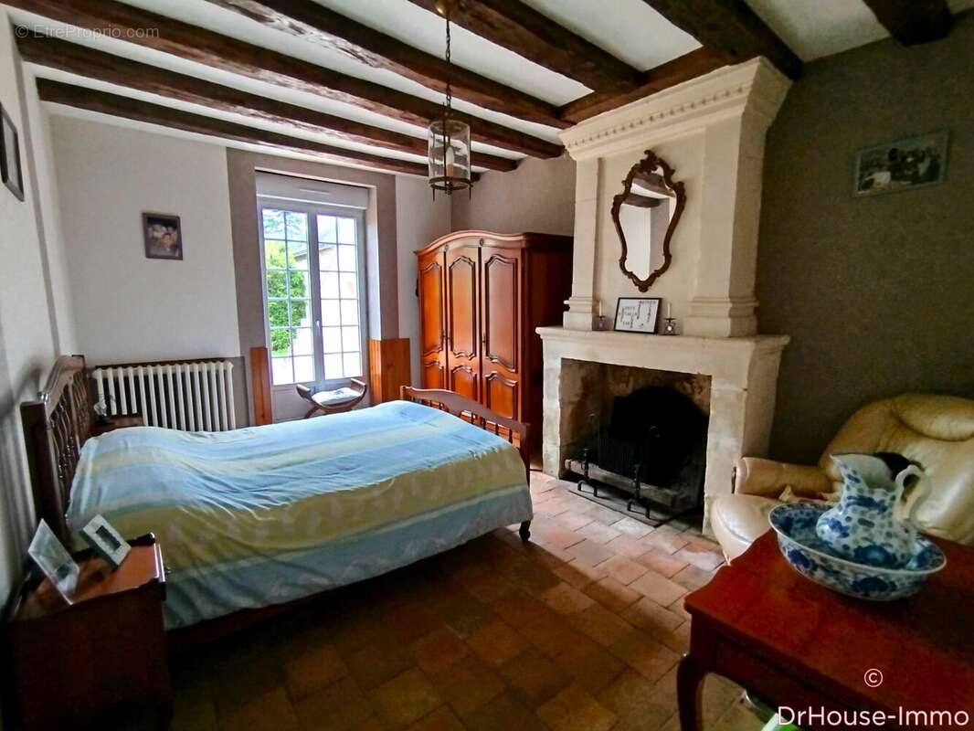 Maison à LA CHAPELLE-SUR-LOIRE