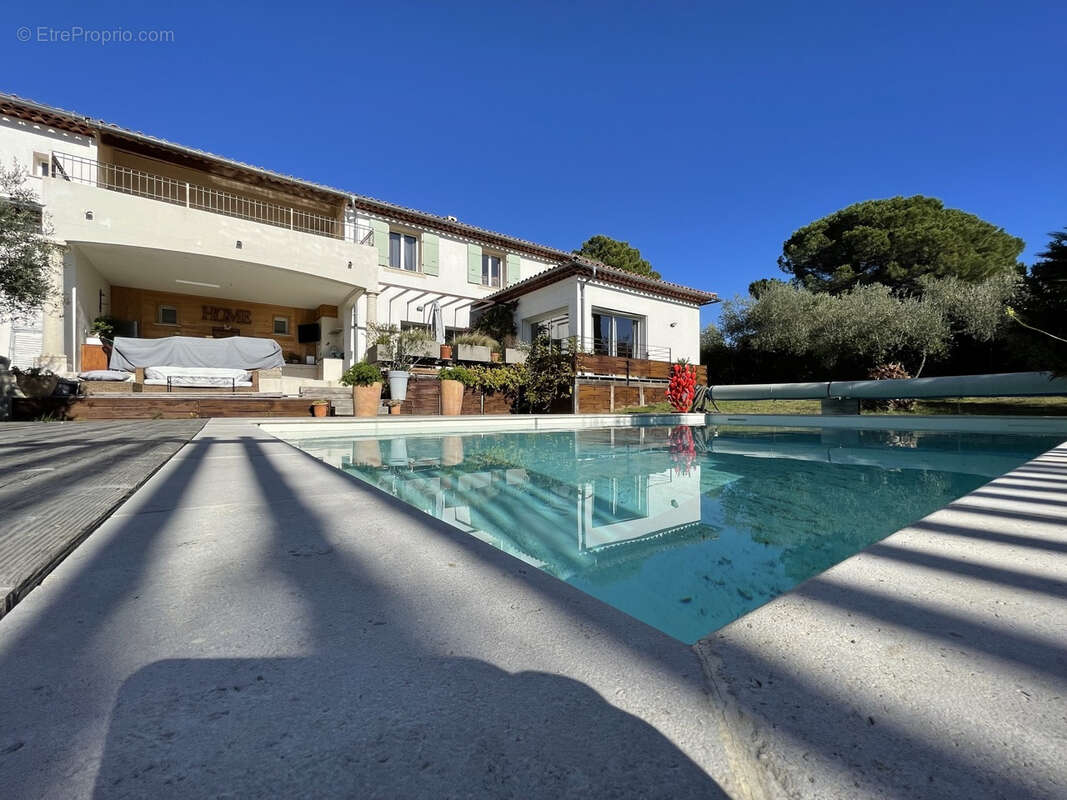 Maison à LA GARDE-FREINET