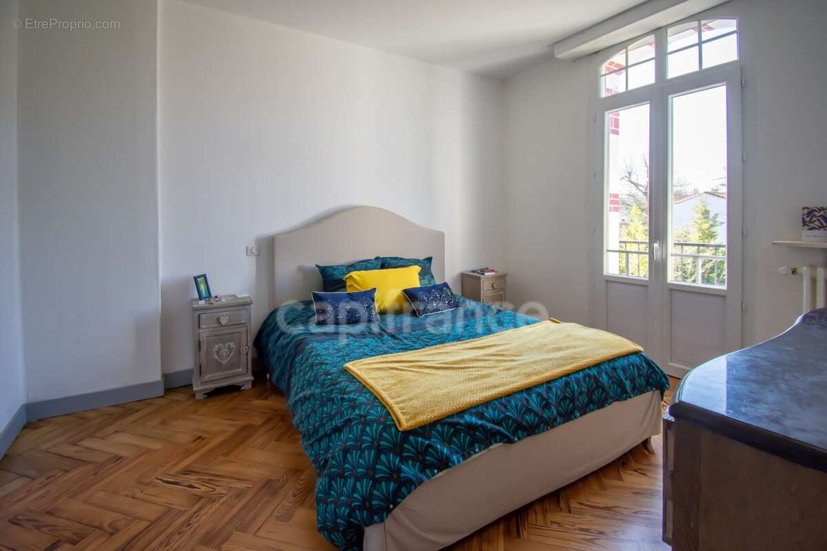 Royan - villa année 30 a deux pas de pontaillac - photo 8