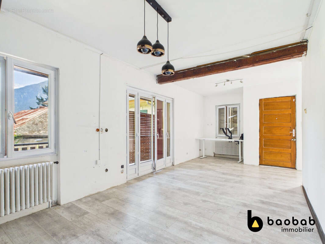 Maison 130 m² à La Chambre  - photo 3