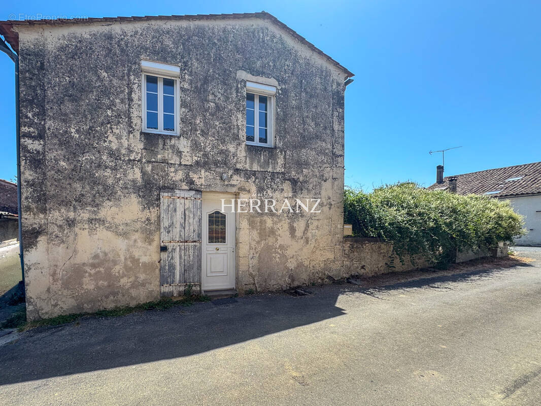 Maison à BELVES-DE-CASTILLON