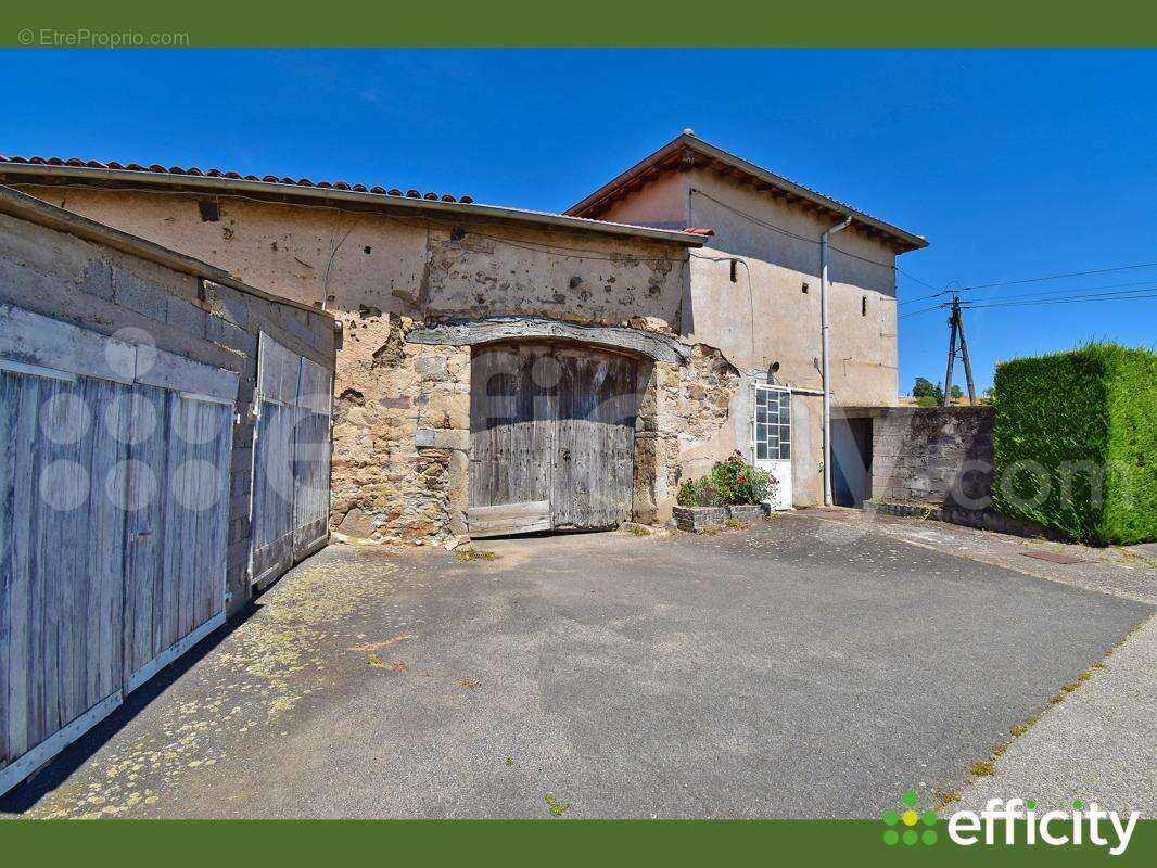 Maison 173 m² à Pomeys  - photo 10