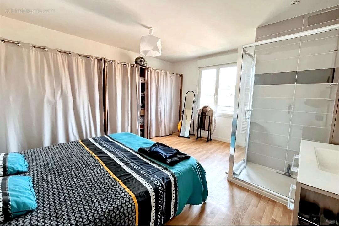 Maison à CRECY-LA-CHAPELLE