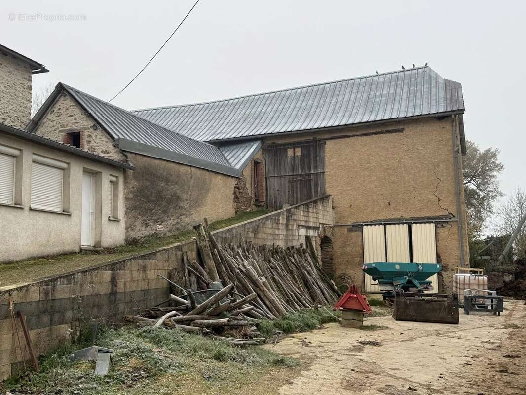 Maison à TAURIAC-DE-NAUCELLE
