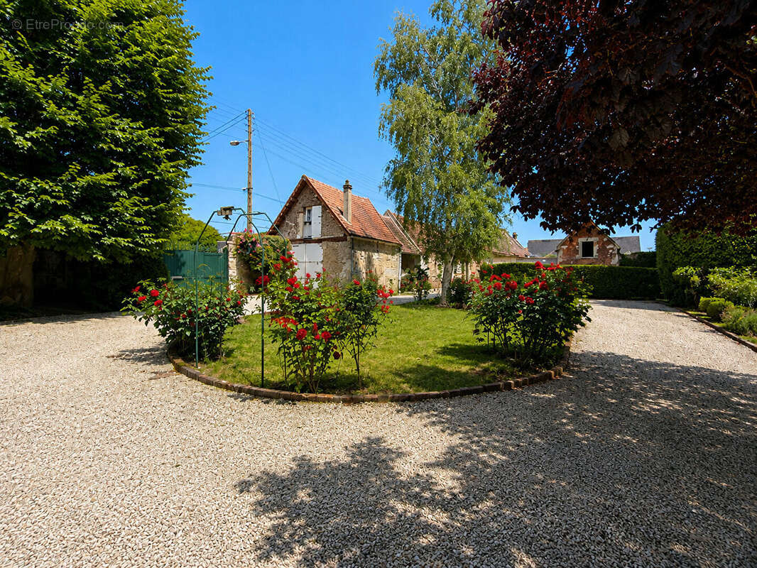 Maison 273 m² à Pont-Sainte-Maxence  - photo 3