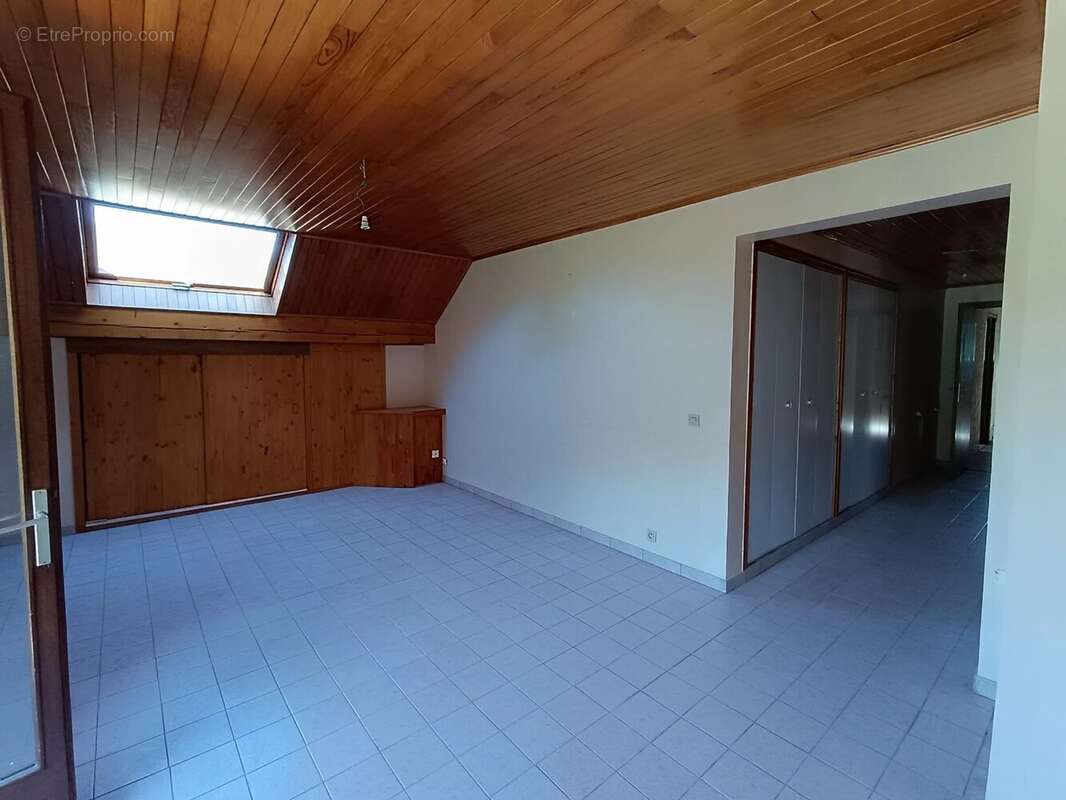 Villard de Lans .Appartement à rénover avec garage double ,local vélo et belle vue ,situé à Villard de Lans - photo 23
