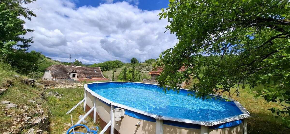 LES FARGES (24) : Maison 80 m2, terrain  de 12 339 m2 - photo 4