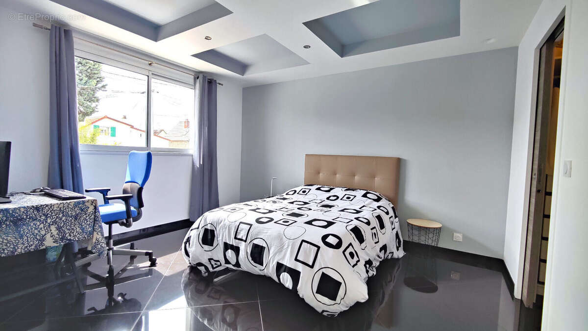 Maison à CONFLANS-SAINTE-HONORINE