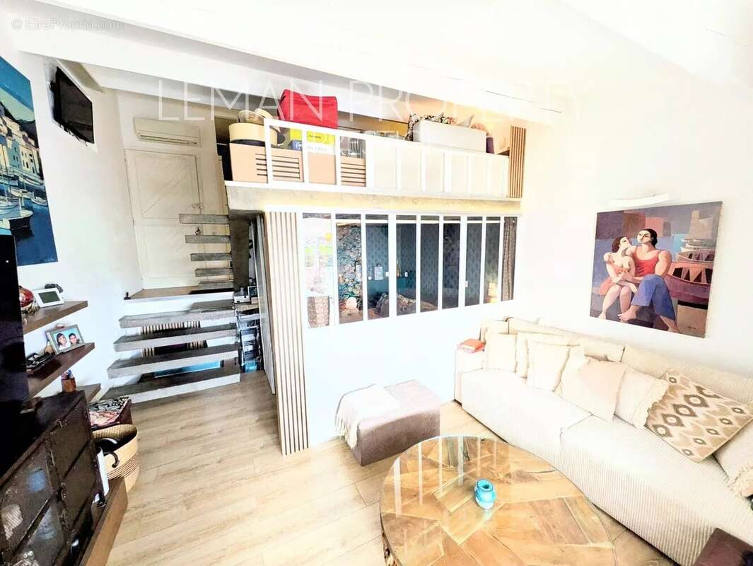Appartement à VALLAURIS