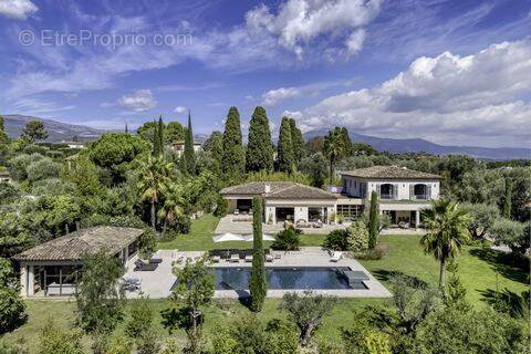 Maison à VALBONNE