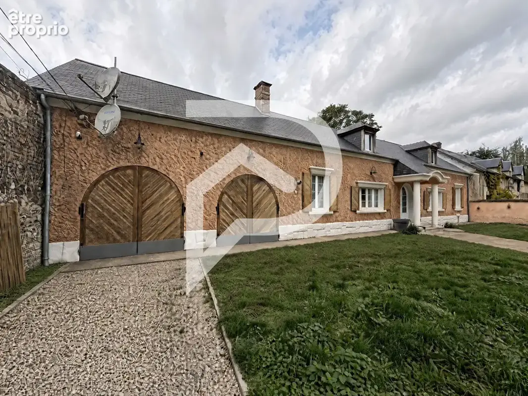Maison Hénonville 8 pièce(s) 156 m2 - photo 1