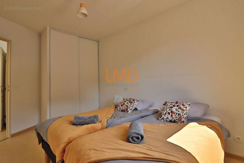 Appartement à AVENE