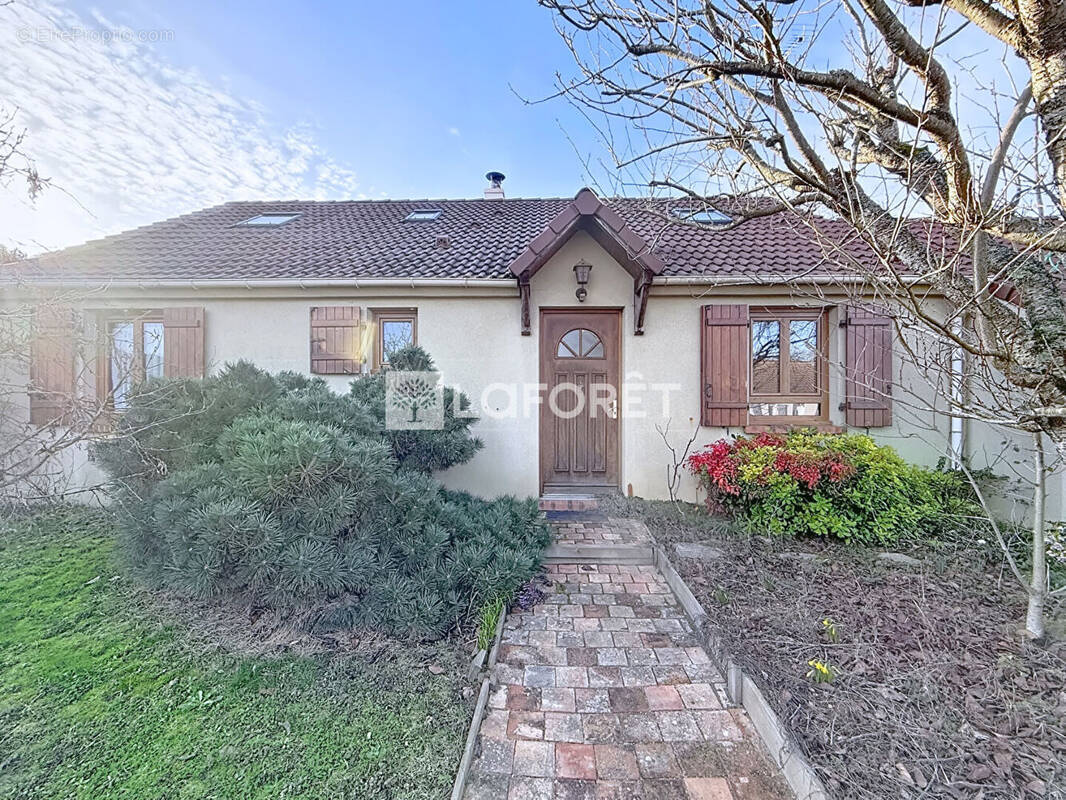 Maison à BARJOUVILLE