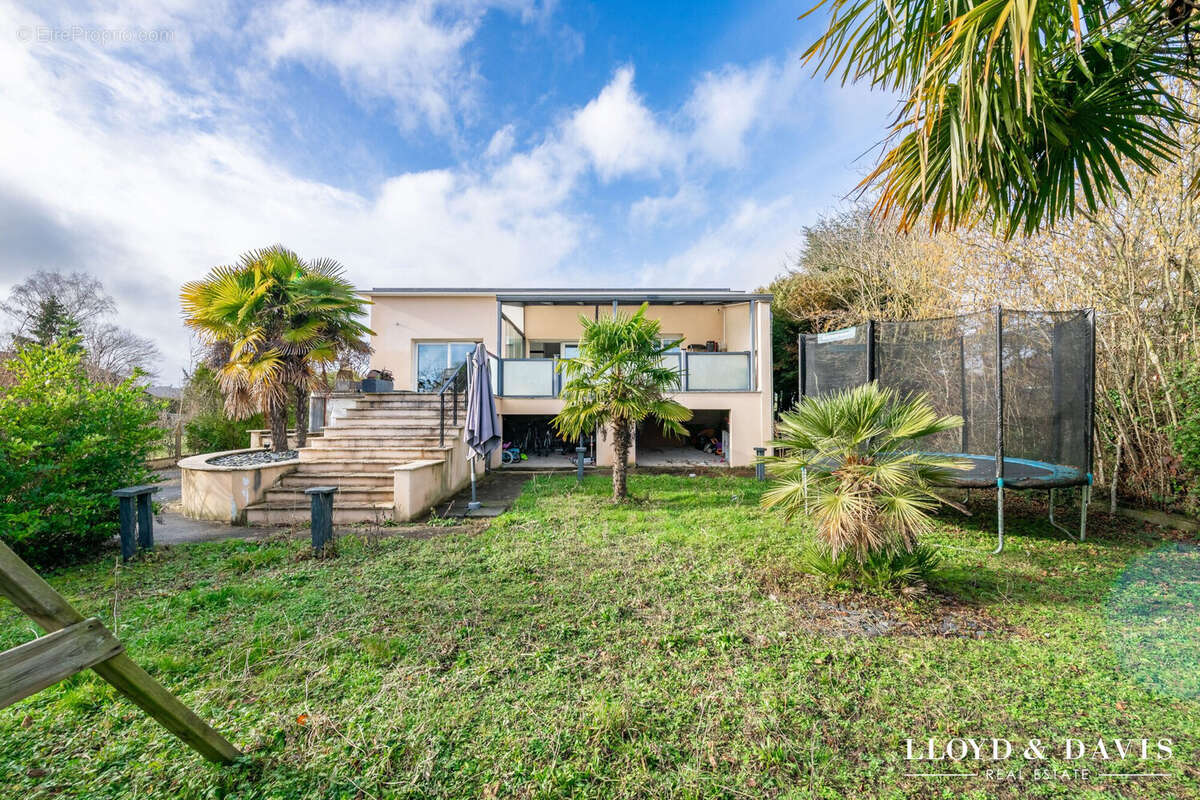 Maison à SAULX-LES-CHARTREUX