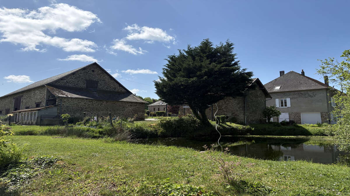 Proche pompadour grande maison avec dependances - photo 7
