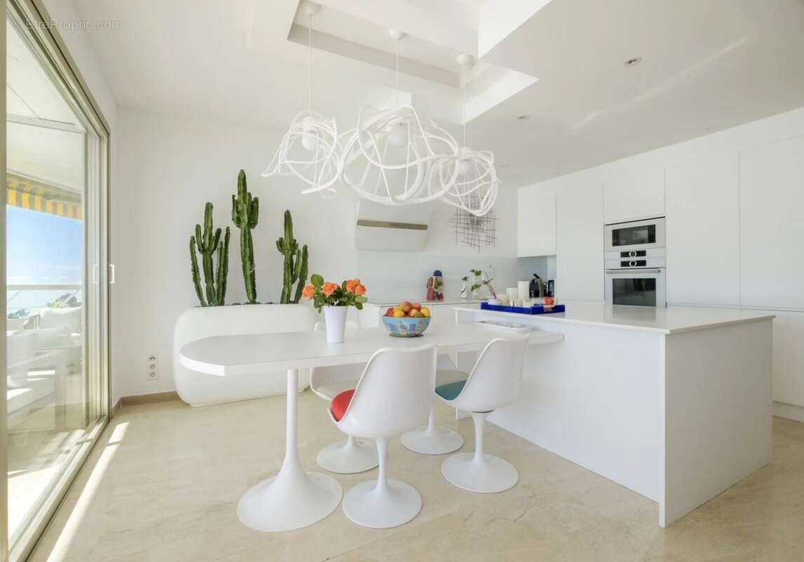 Appartement à VILLENEUVE-LOUBET