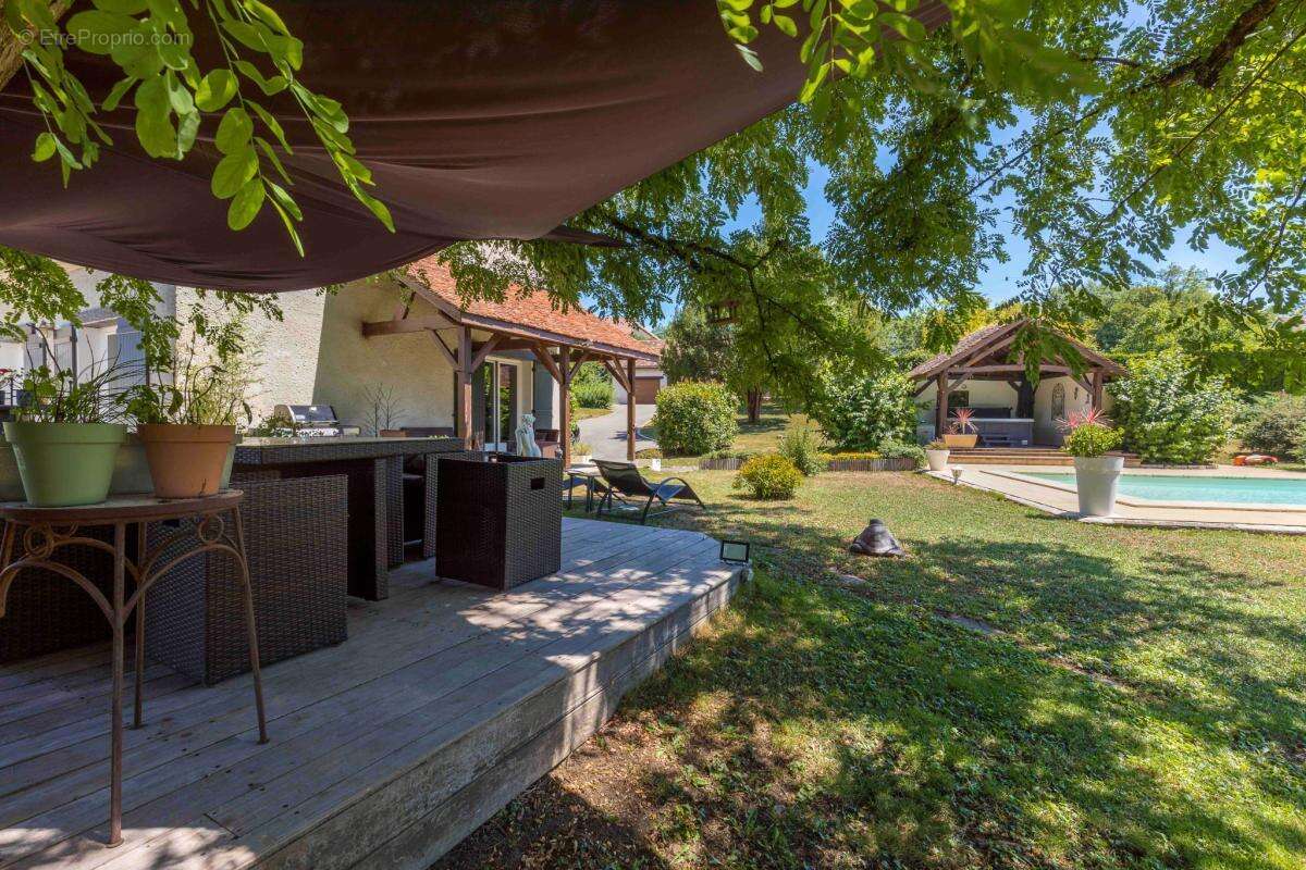 Maison à MIREBEAU-SUR-BEZE