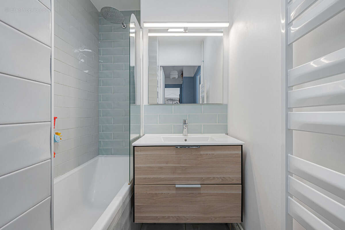Appartement à PARIS-14E