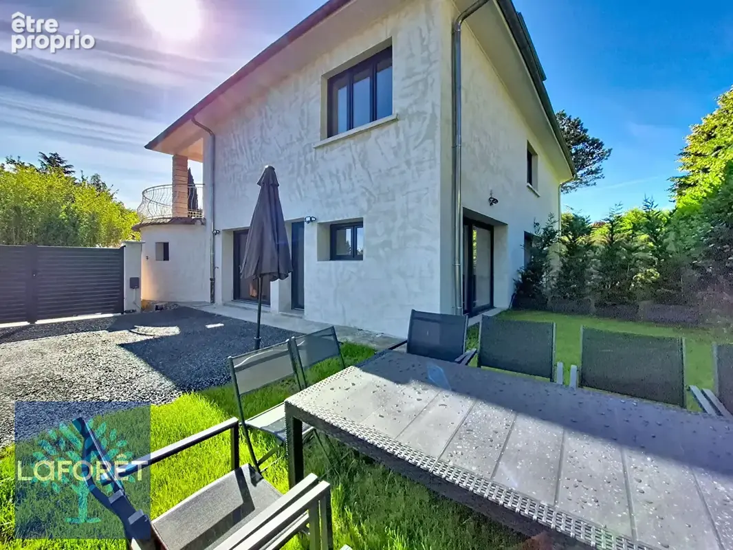 Appartement à CHARLY