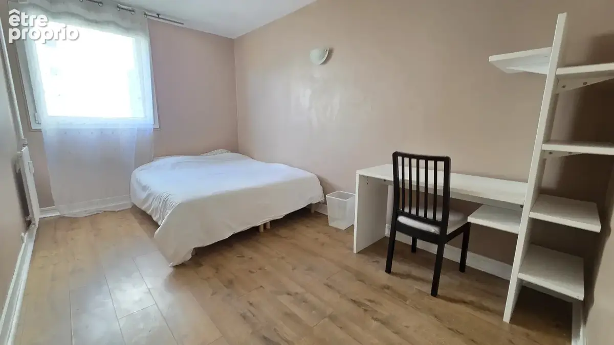4 pièces - 3 chambres - cave et parking - RER A - ECOLES - COMMERCES - photo 11