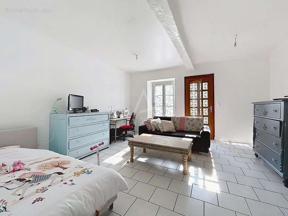 Maison à SAINT-COSME-EN-VAIRAIS