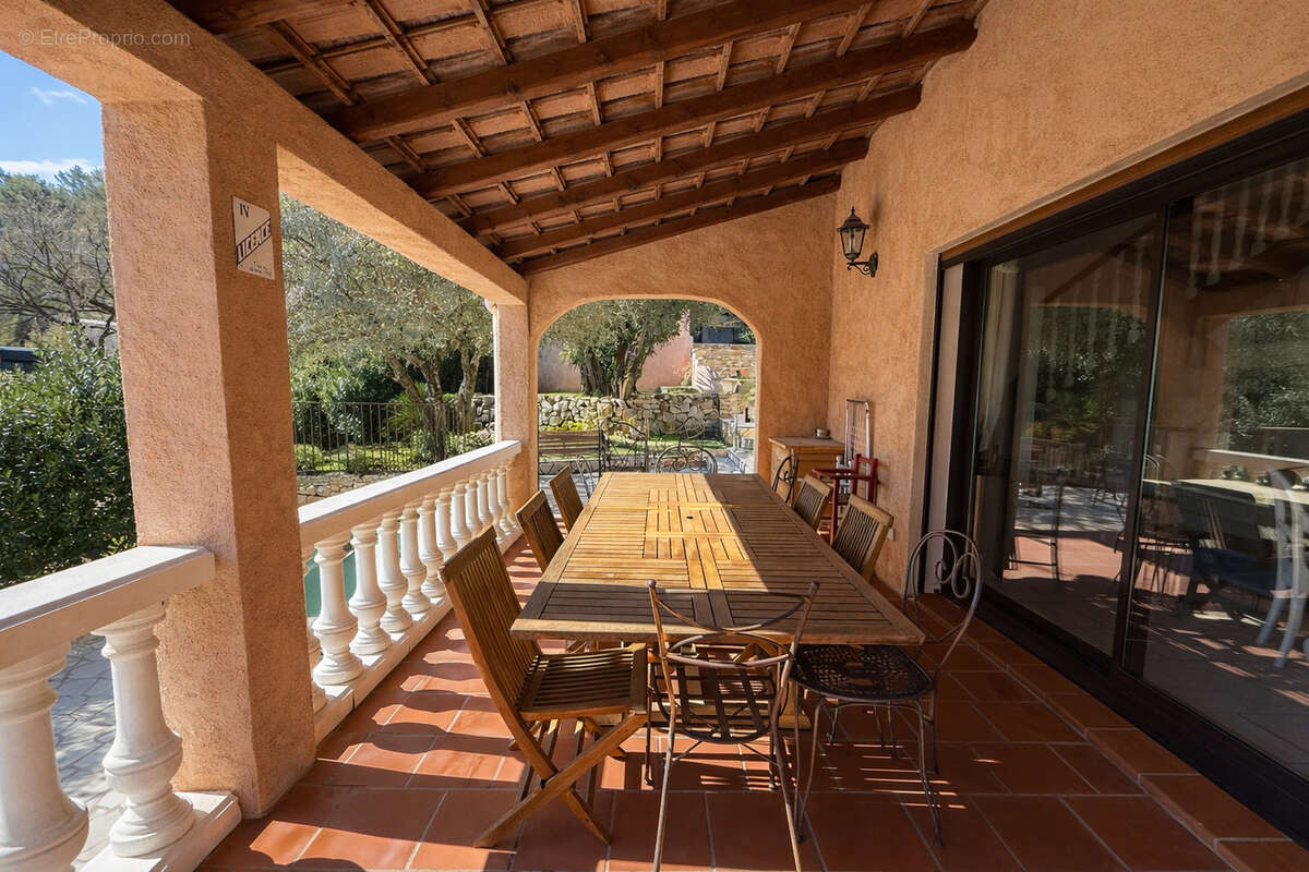 Maison à SOLLIES-TOUCAS