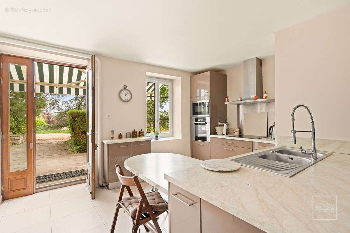 Maison à CHARBONNIERES-LES-BAINS