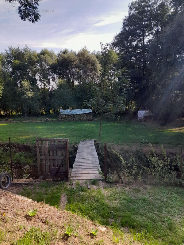 Ferme rénovée, sur 49 ares avec rivière - photo 11