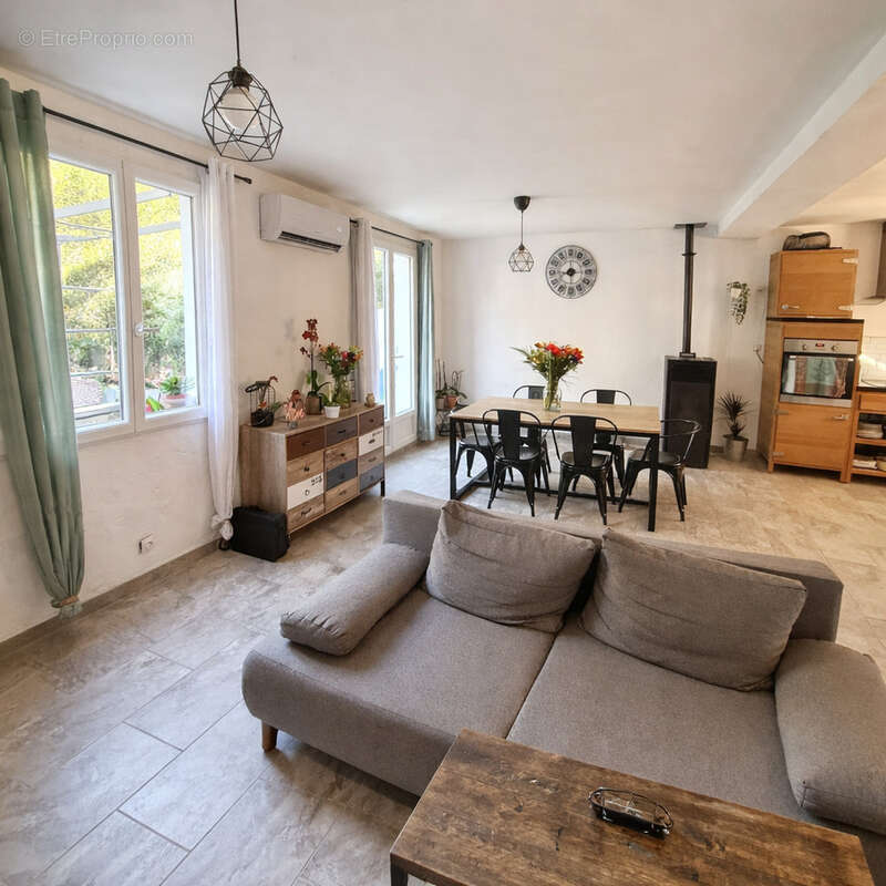 Maison à SOLLIES-TOUCAS