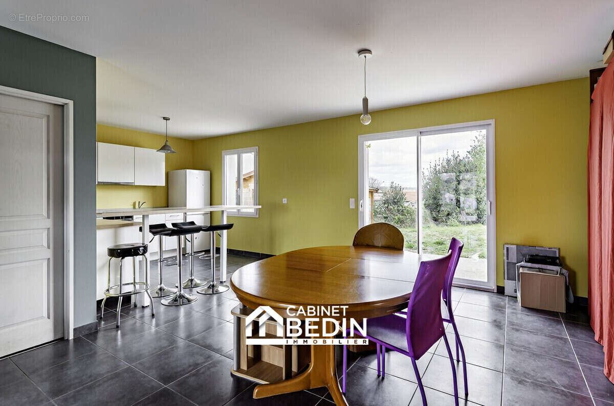 Maison 93 m² à Saint-Germain-Du-Puch  - photo 7