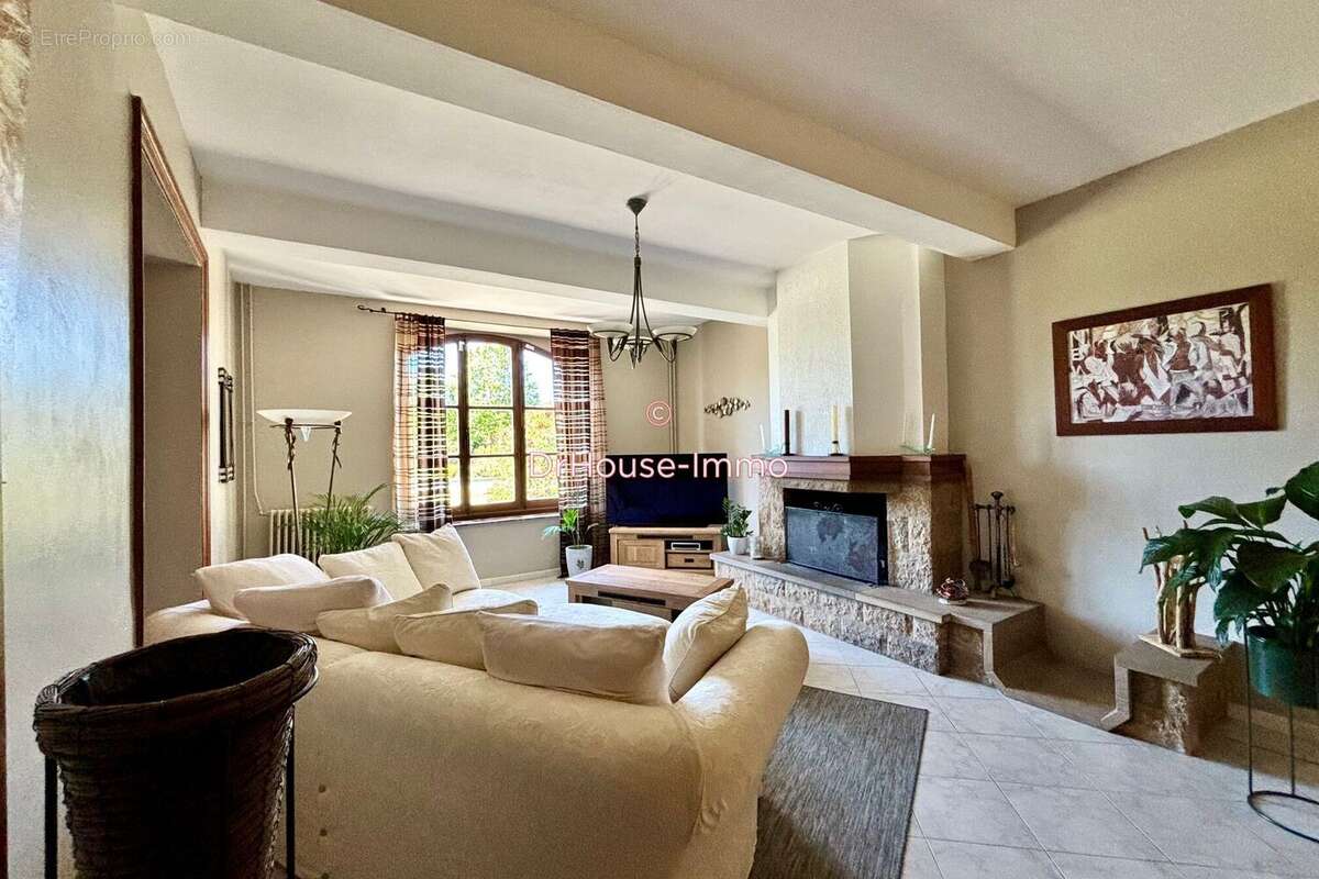 885 m² à Carcassonne  - photo 7