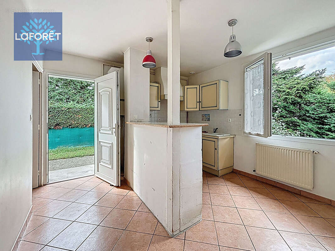 Maison à SAINT-GENIS-LAVAL