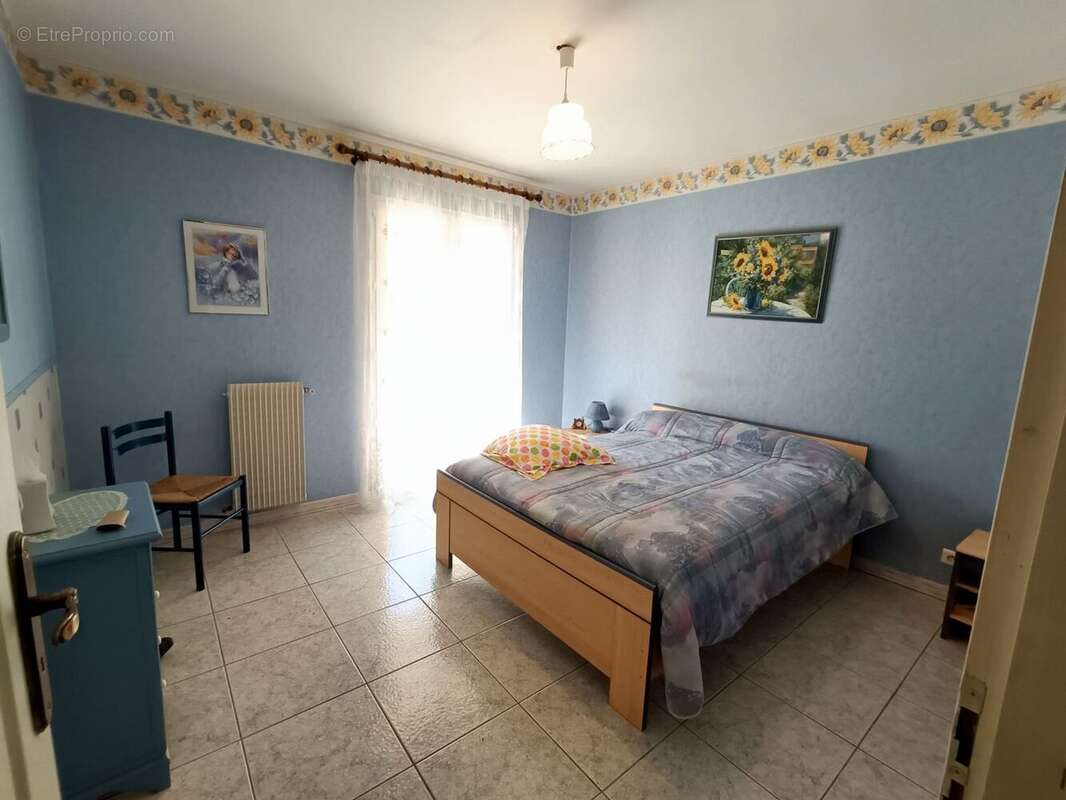 Maison 150 m² à Regusse  - photo 7