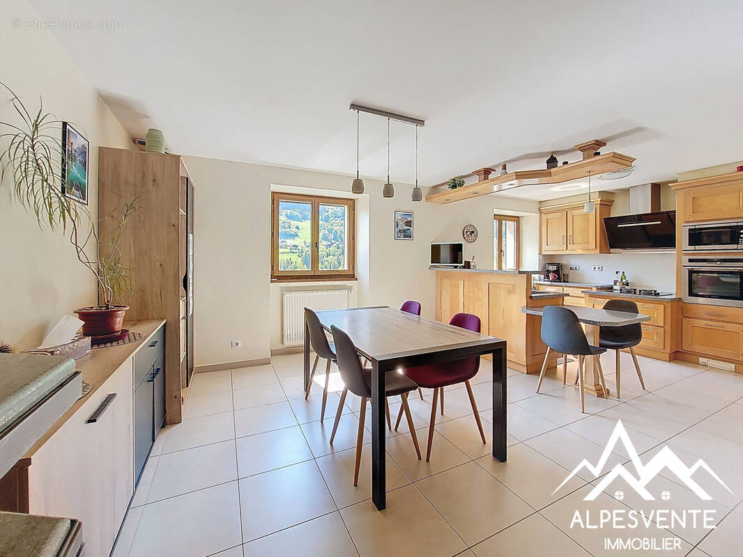 Appartement à VAILLY