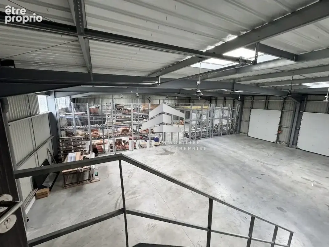 Commerce 690 m² à Geneston  - photo 3