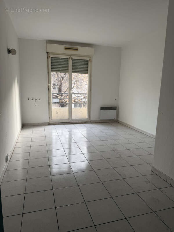 Appartement à MARSEILLE-5E
