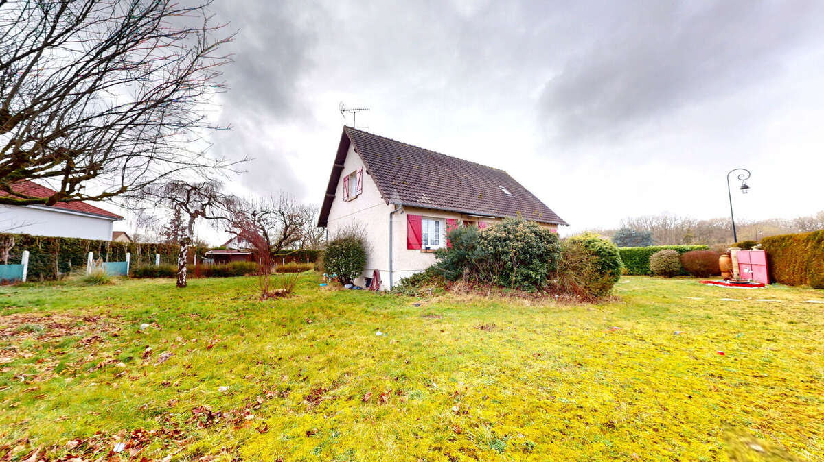 Maison à LE VAL-DAVID