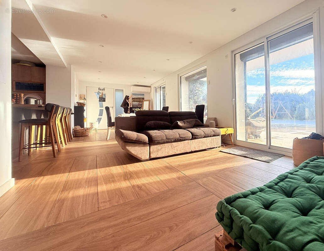 Maison à CARQUEIRANNE