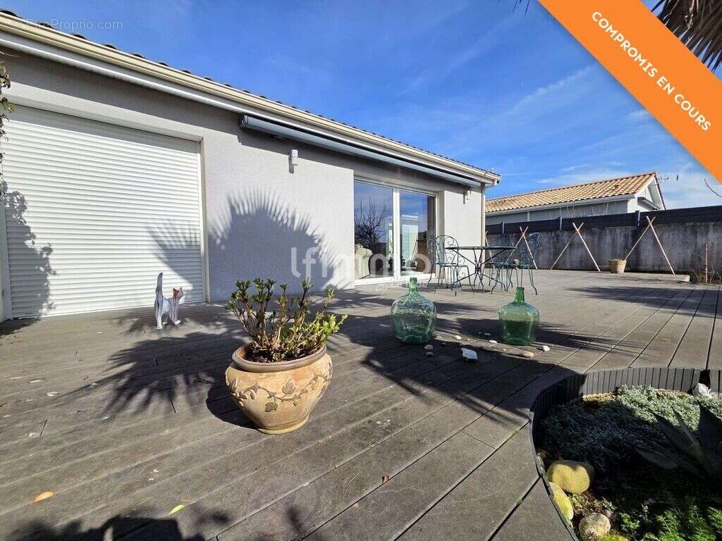 Maison à AMBARES-ET-LAGRAVE