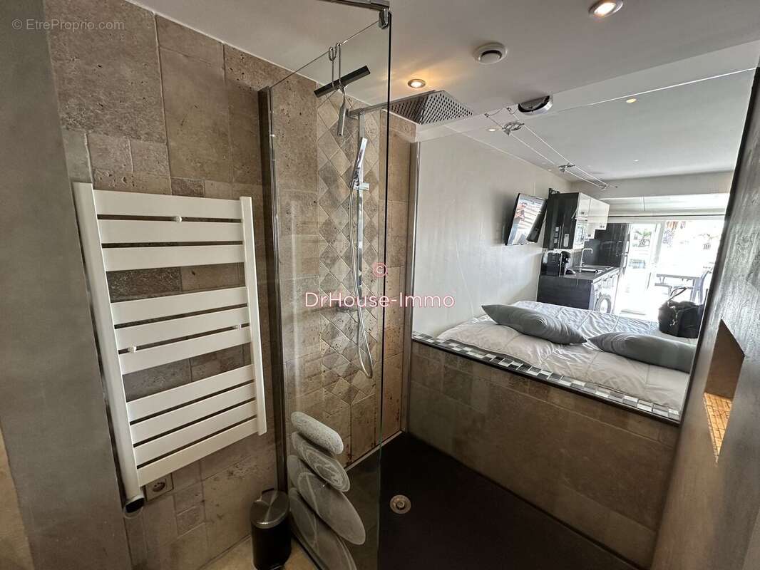Appartement 24 m² à Agde  - photo 8
