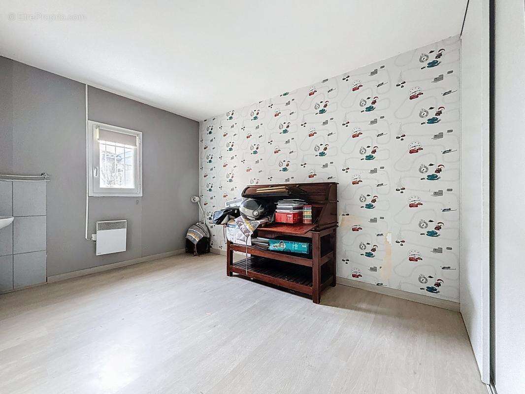Maison - Mitoyenne par le garage - Plain pied - 3 Chambres - Garage - Piscine - Terrasse - photo 17