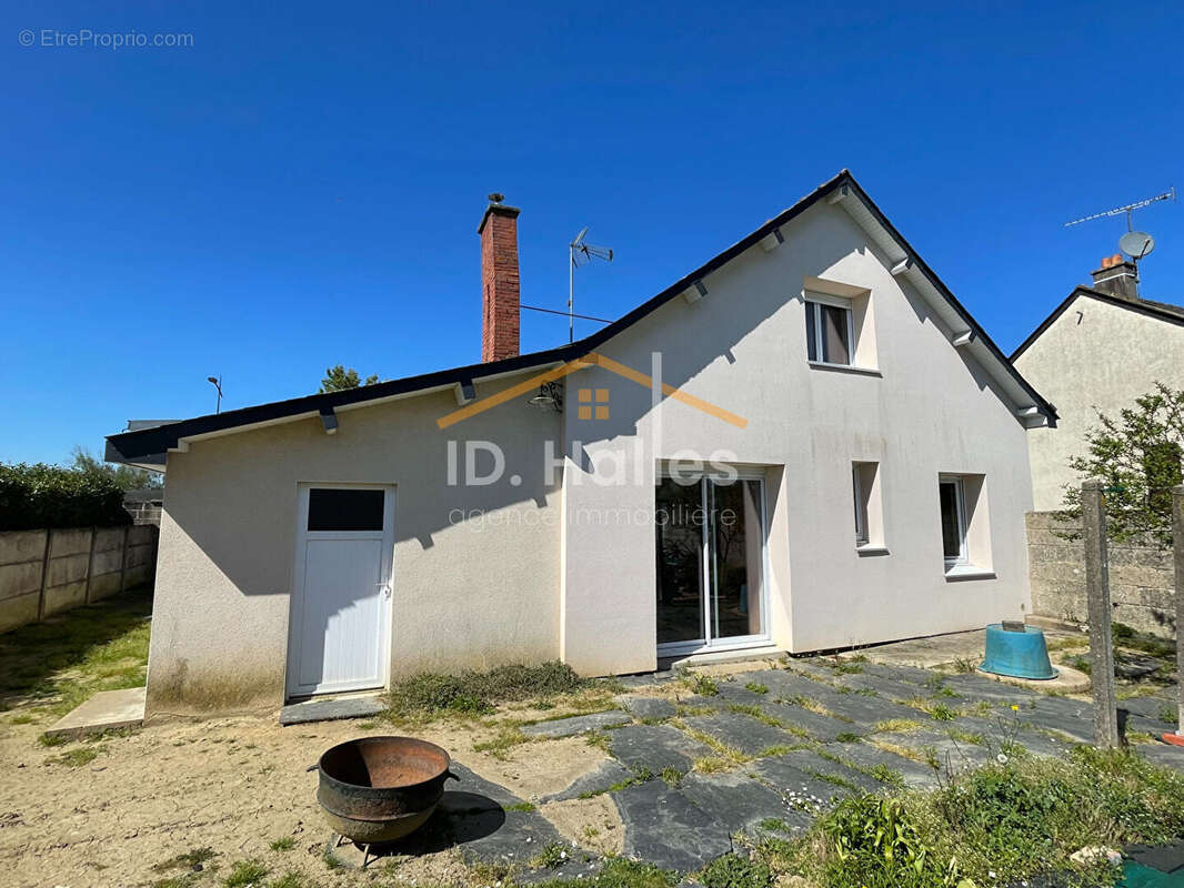 Maison à RENAZE