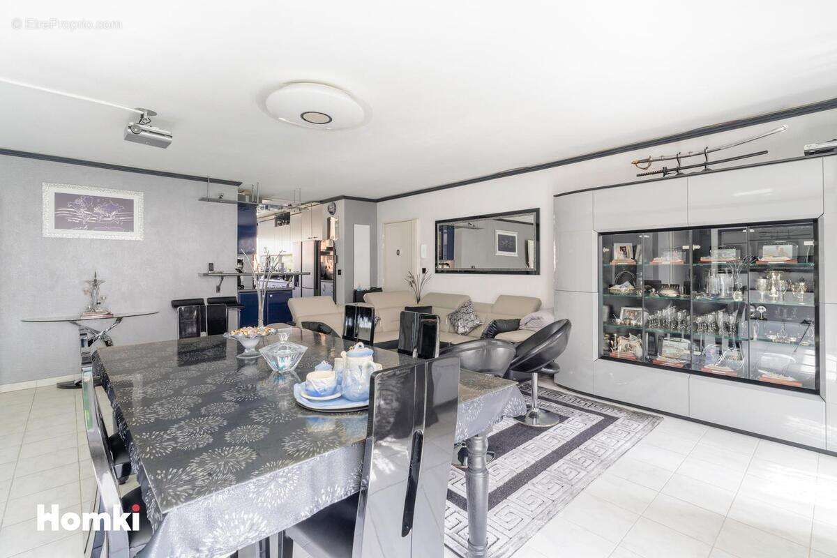 Appartement à MARSEILLE-9E