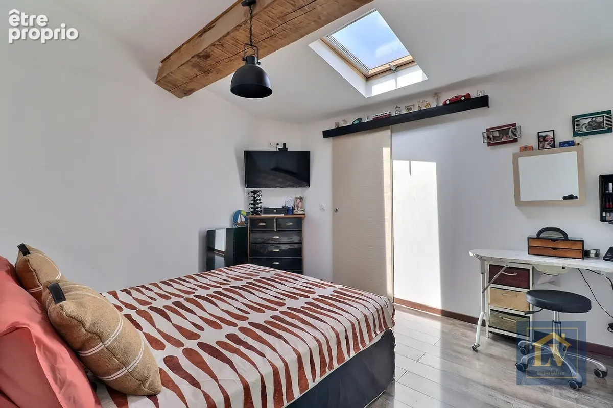 A vendre Maison de caractère entièrement rénovée avec garage - photo 5