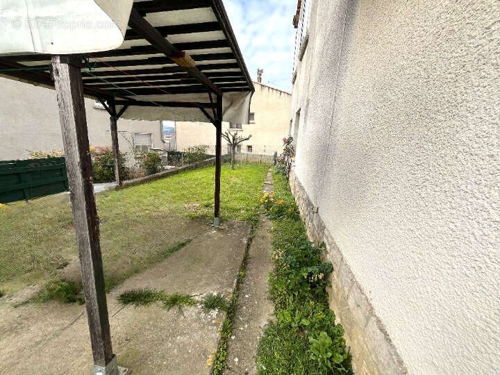 A vendre villa garage jardin    pomas - photo 9