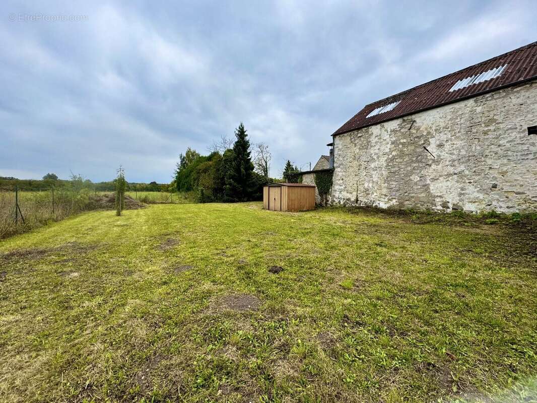 Maison à THIERS-SUR-THEVE