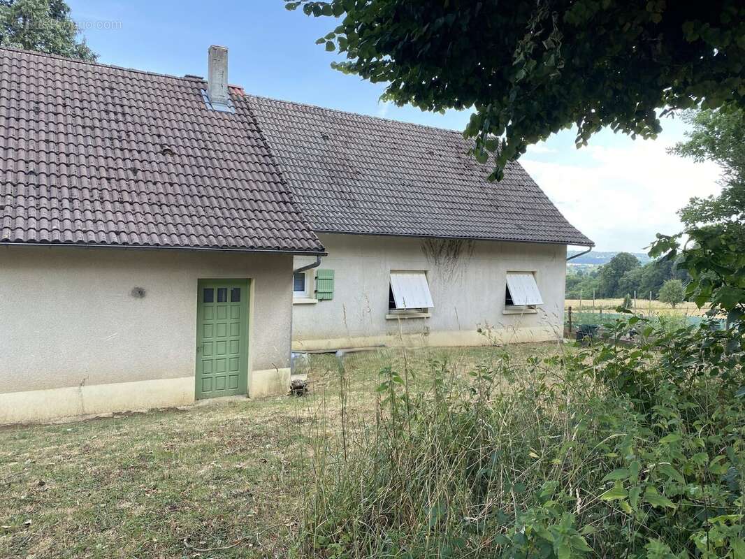 Maison 145 m² à La Croisille-Sur-Briance  - photo 2