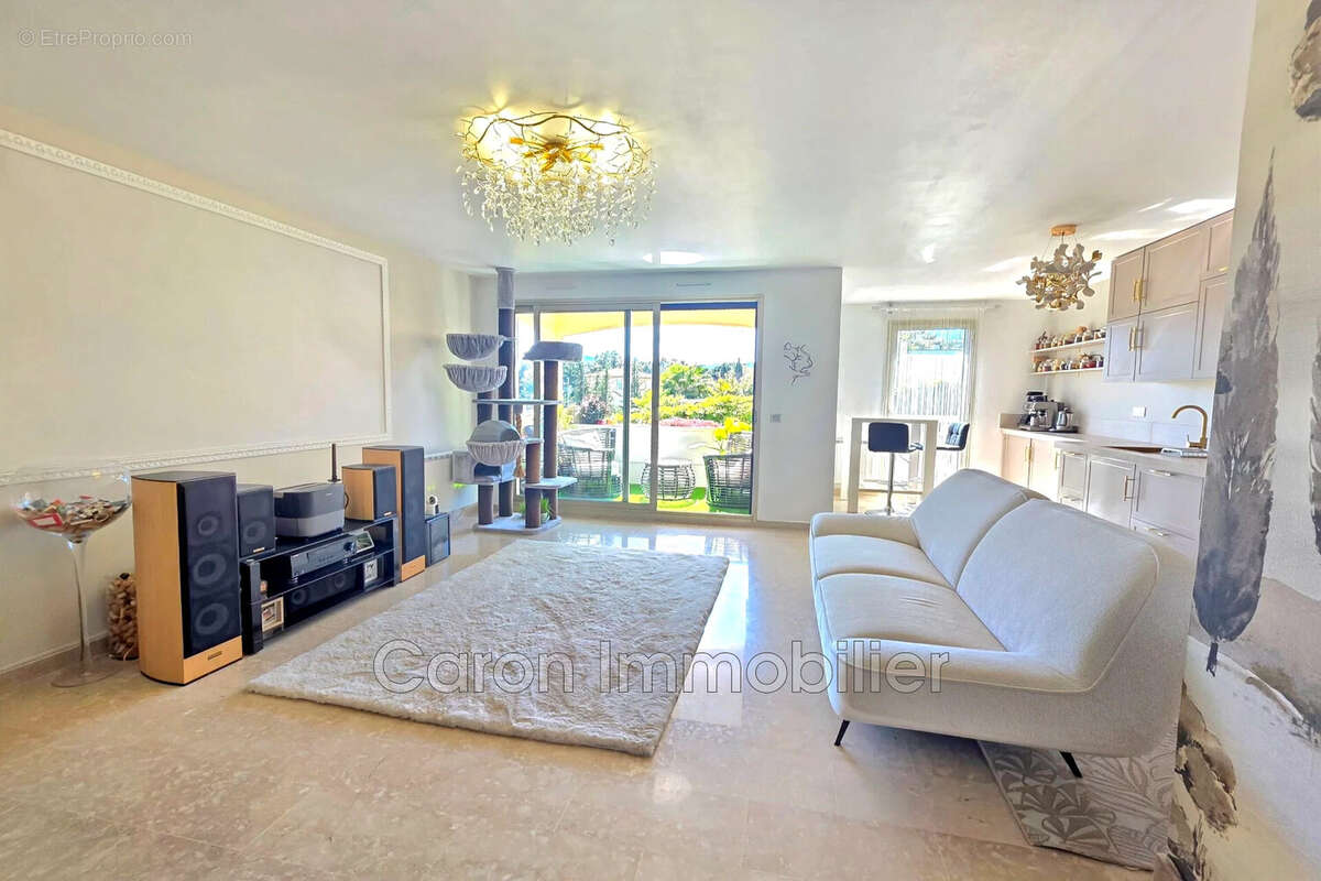 Maison à MANDELIEU-LA-NAPOULE