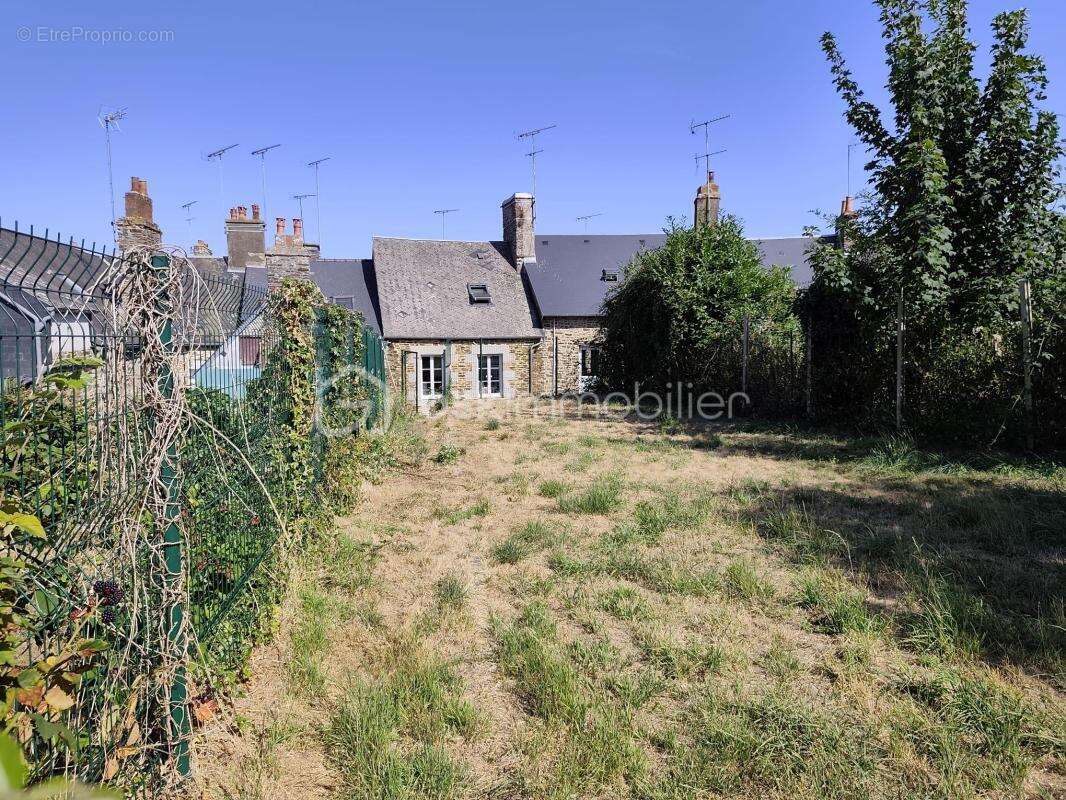 Maison de ville rénovée – 3 chambres – Terrasse et jardin – Saint-James - photo 13