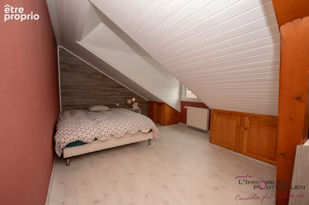 Maison - vuillecin - 200m2 - 6 chambres - photo 8